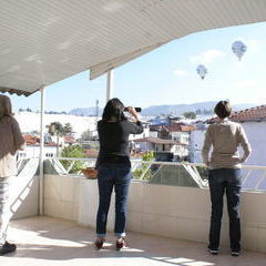 Ankunft in Pamukkale. Dachterrasse der Kervansaray Pension