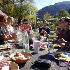 Mittagessen am Altar