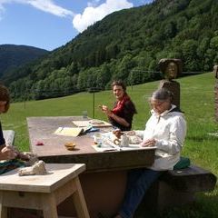 Und neben Stein- und Holzbearbeitung wir auch noch getont.