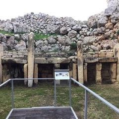 Eine der inneren Apsiden der zwei nebeneinander stehenden Tempel