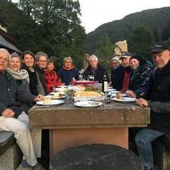 1. große Pause!  Freitag Abend am Altar im Kampf mit der einsetzenden Kälte. Aber der Himmel entschädigt, das Feuer tut sein Übriges...