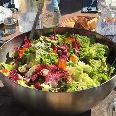 Bunter Salat mit Schafskäse am Samstag