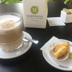 Und nicht vergessen: Zwischendurch immer einen Latte und ein Pasticciotto von Martinucci gleich nebenan ;-)