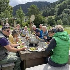 Bon Appetit am Sonntag am Altar.