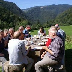 Das Mittagessen am Altar bei ultimativem Sommerwetter