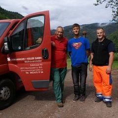 Das Team des Kunsttransports auf dem Weg zurück in die Schweiz