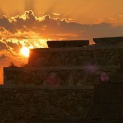 Spektakulärer Sonnenuntergang am Leuchtturm