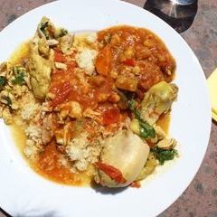 Korianderhühnchen mit Gemüse an Cous Cous am Sonntag Mittag