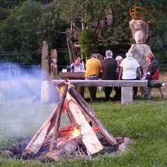 Am Altar mit Aphrodite und den Himmelslauschern